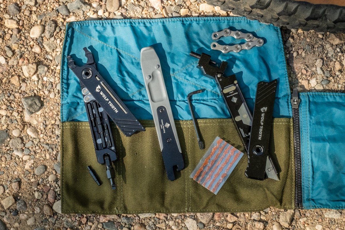 Titanium 8 - Bit Chainbreaker + Utility Knife Multi - Tool - Litespeed Bicycles