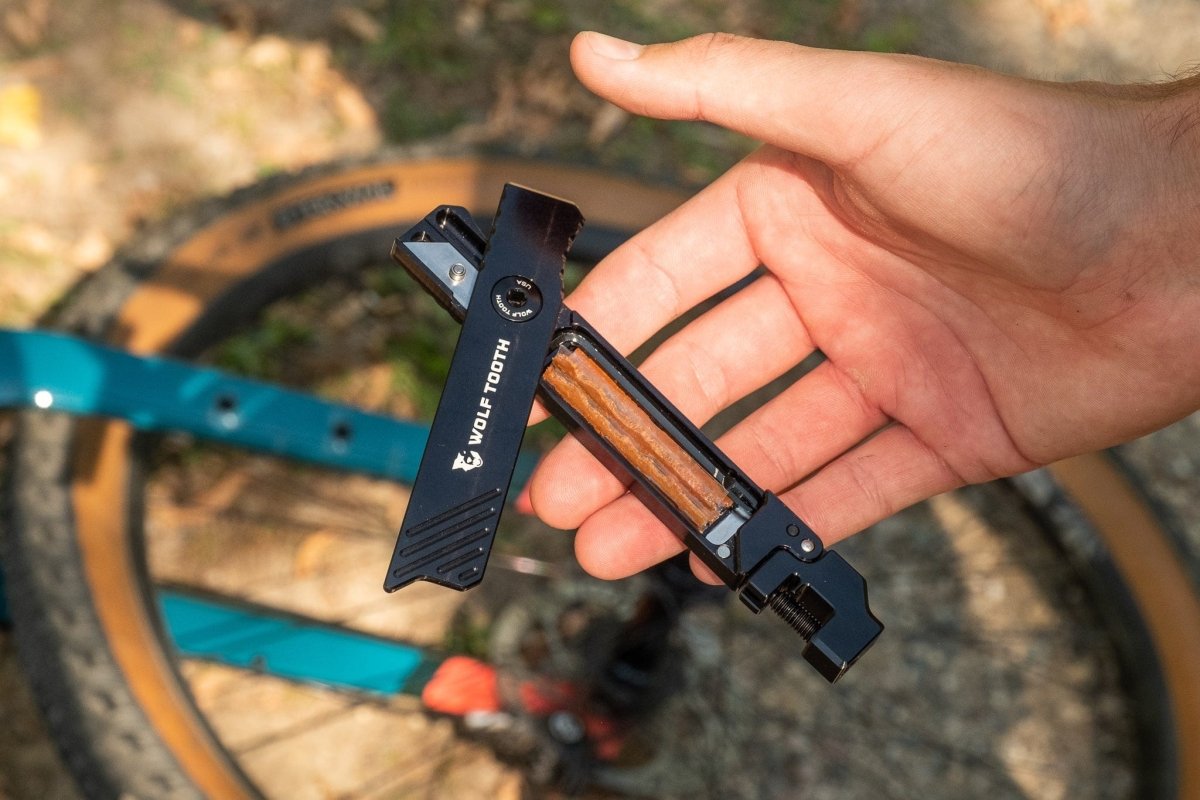 Titanium 8 - Bit Chainbreaker + Utility Knife Multi - Tool - Litespeed Bicycles
