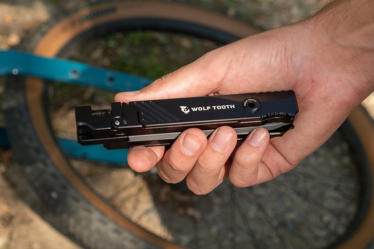 Titanium 8 - Bit Chainbreaker + Utility Knife Multi - Tool - Litespeed Bicycles